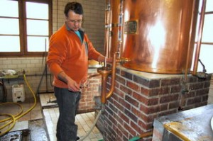 Xavier Huclin - Négociant en Vins - Distillateur - 02140 Plomion