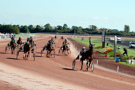 Hippodrome International de La Capelle - 02260 Hippodrome International de La Capelle - 02260