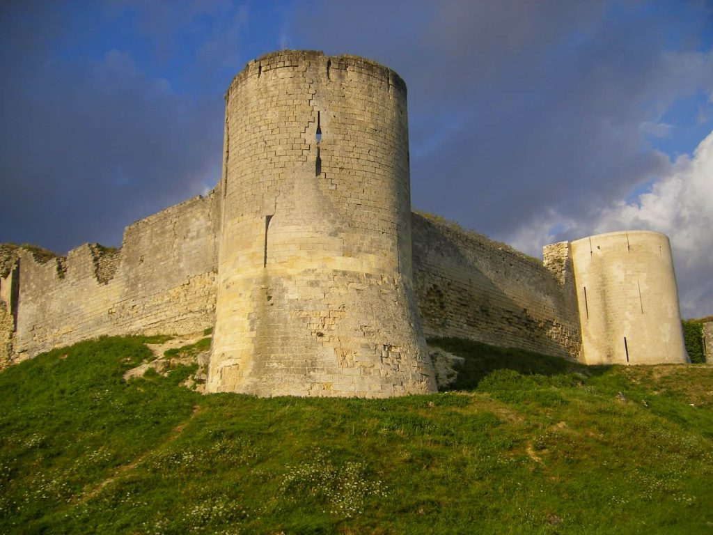 Les ruines du château de Coucy - crédit photo Szeder László