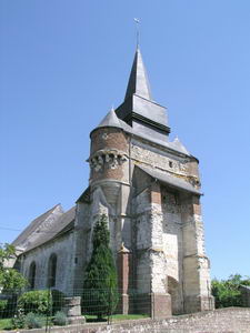 église fortifiée de Macquigny
