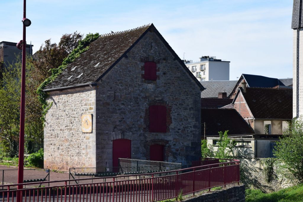 Hirson, l'ancien moulin du XIe siècle.
