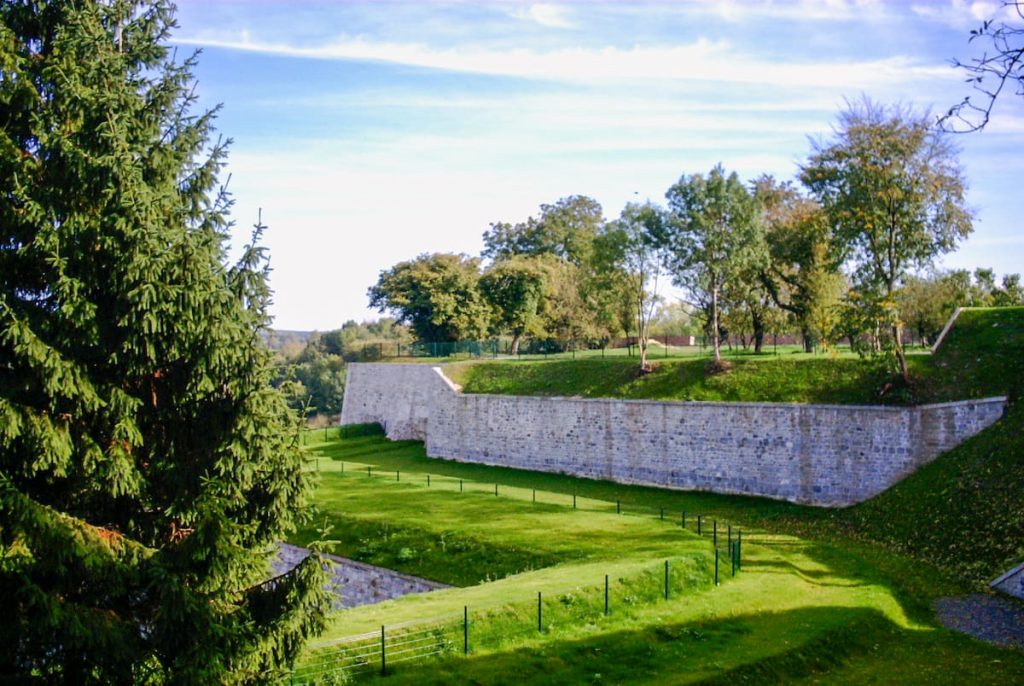 Avesnes, vue sur les remparts