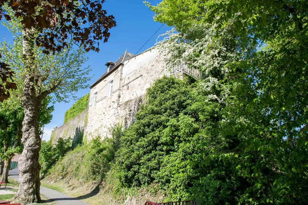 Emplacement de l'ancien château d'Hirson bâti sur un rocher
