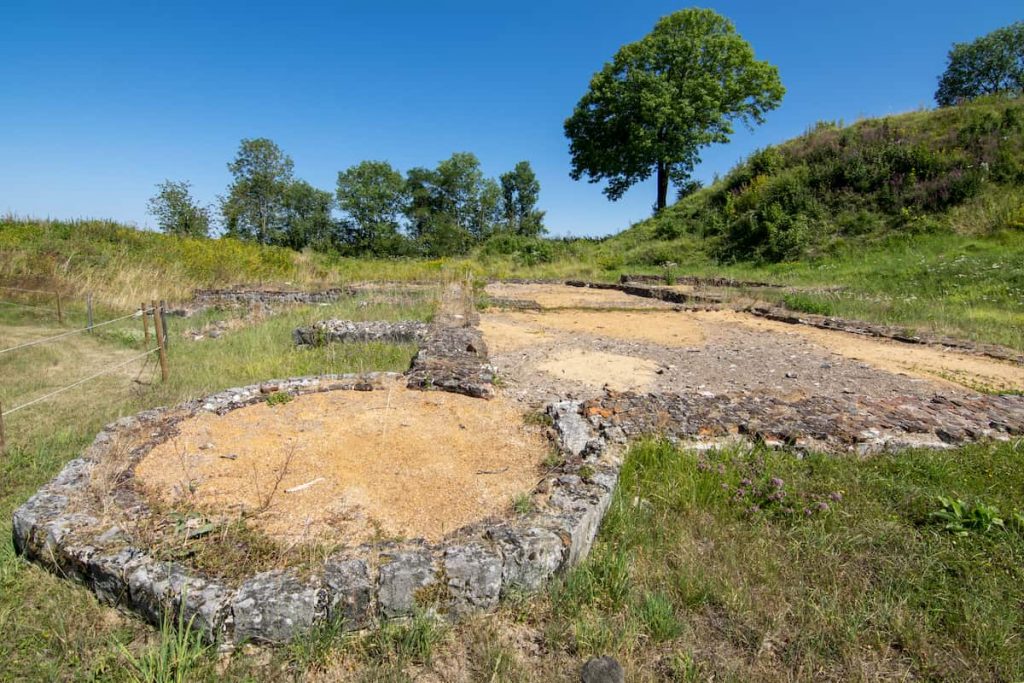 Vestiges de la collégiale dédiée à saint Gervais et saint Protais